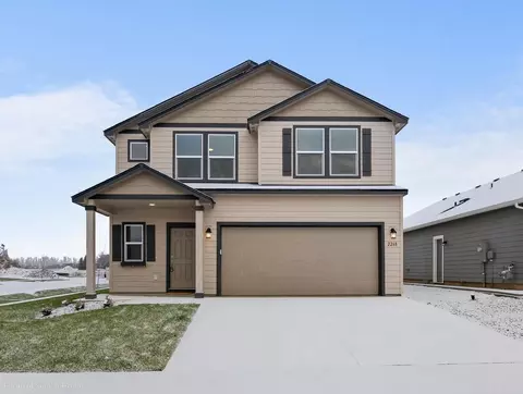 3346 NW 8th St #85, Redmond, OR 97756