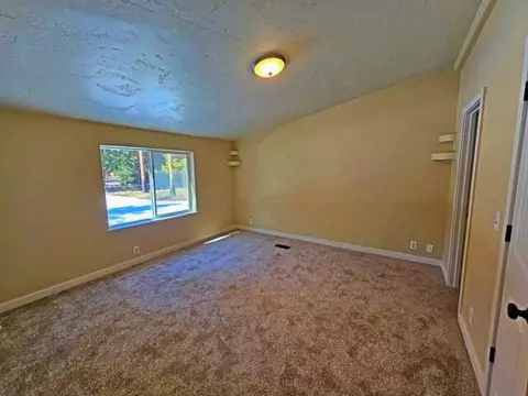 50820 Doe Loop, La Pine, OR 97739 photo 6