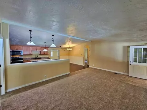 50820 Doe Loop, La Pine, OR 97739 photo 3