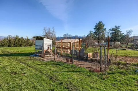 893 Old Stage Rd, Central Point, OR 97502 photo 39