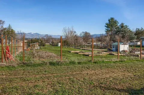 893 Old Stage Rd, Central Point, OR 97502 photo 42
