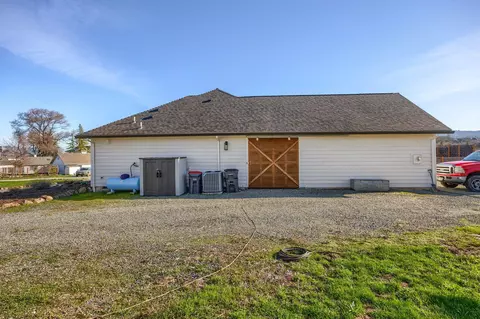 893 Old Stage Rd, Central Point, OR 97502 photo 33