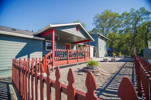 1113 SE Allenwood Dr, Grants Pass, OR 97527