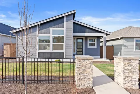 3962 NE Oakside Loop, Bend, OR 97701
