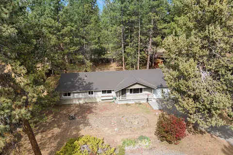 19646 Nugget Pl, Bend, OR 97702 photo 3