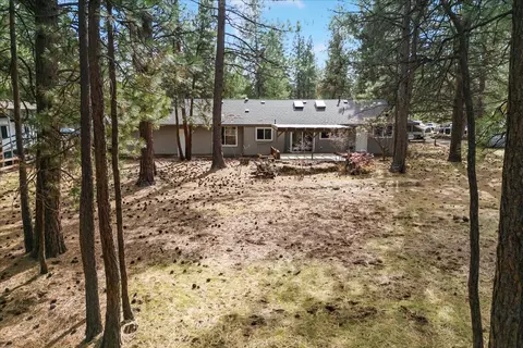 19646 Nugget Pl, Bend, OR 97702 photo 4