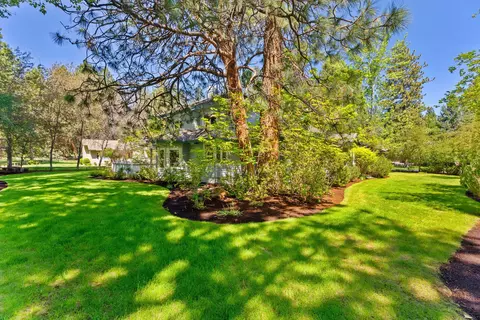 Exterior - 20455 Outback Ct, Bend, OR 97702 photo 9 of 9