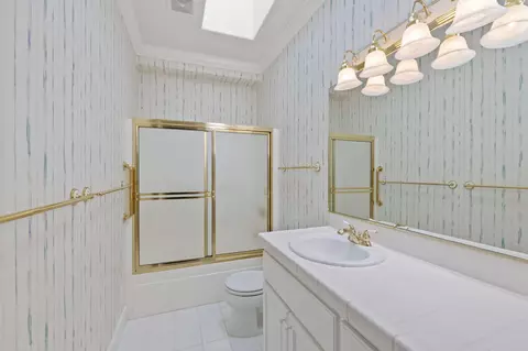 Bath - 20455 Outback Ct, Bend, OR 97702 photo 3 of 3