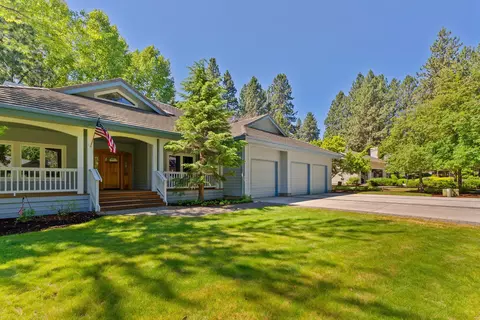 Exterior - 20455 Outback Ct, Bend, OR 97702 photo 3 of 9