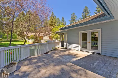 Exterior - 20455 Outback Ct, Bend, OR 97702 photo 6 of 9