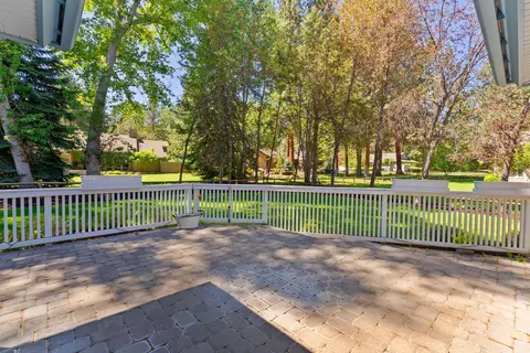 Exterior - 20455 Outback Ct, Bend, OR 97702 photo 5 of 9