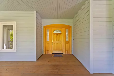 Entry Way - 20455 Outback Ct, Bend, OR 97702 photo 1 of 2