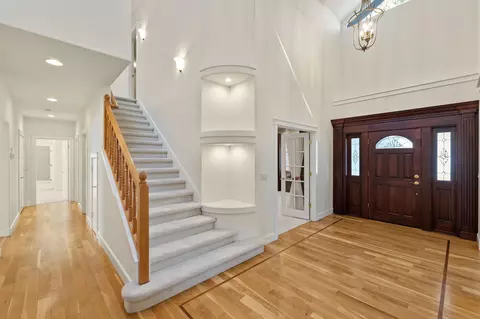 Entry Way - 20455 Outback Ct, Bend, OR 97702 photo 2 of 2