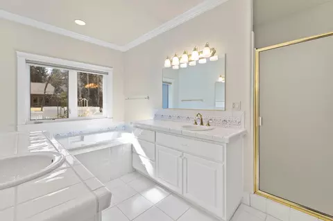 Bath - 20455 Outback Ct, Bend, OR 97702 photo 1 of 3