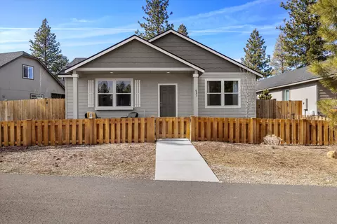 631 N Meadow Ln, Sisters, OR 97759