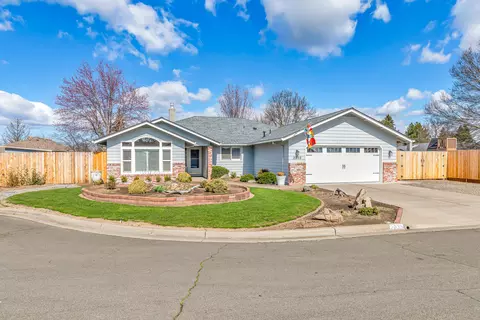 2035 Stockel Ct, Medford, OR 97504