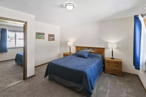 Bedroom - 38038 Modoc Point Rd, Chiloquin, OR 97624 photo 3 of 6