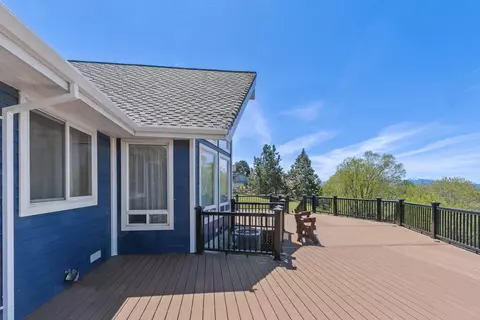 Exterior - 38038 Modoc Point Rd, Chiloquin, OR 97624 photo 3 of 5