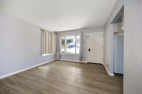 401 Oak St, Phoenix, OR 97535 photo 4