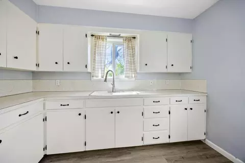 401 Oak St, Phoenix, OR 97535 photo 8