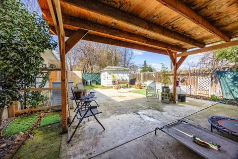 401 Oak St, Phoenix, OR 97535 photo 43