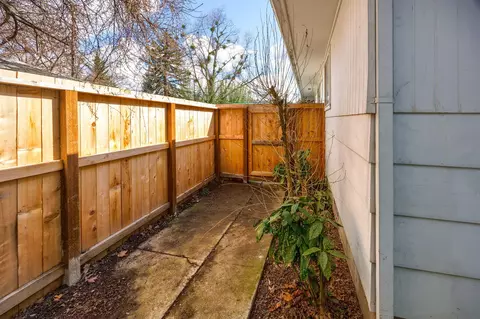 401 Oak St, Phoenix, OR 97535 photo 19