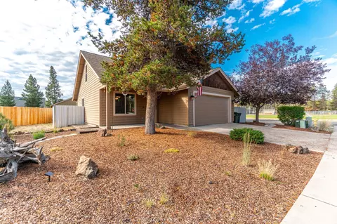 51393 Apache Tears Ct, La Pine, OR 97739