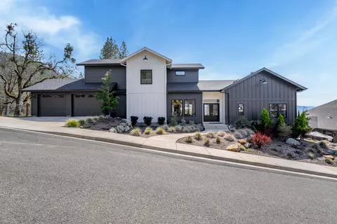 1575 NE Noble, Grants Pass, OR 97526