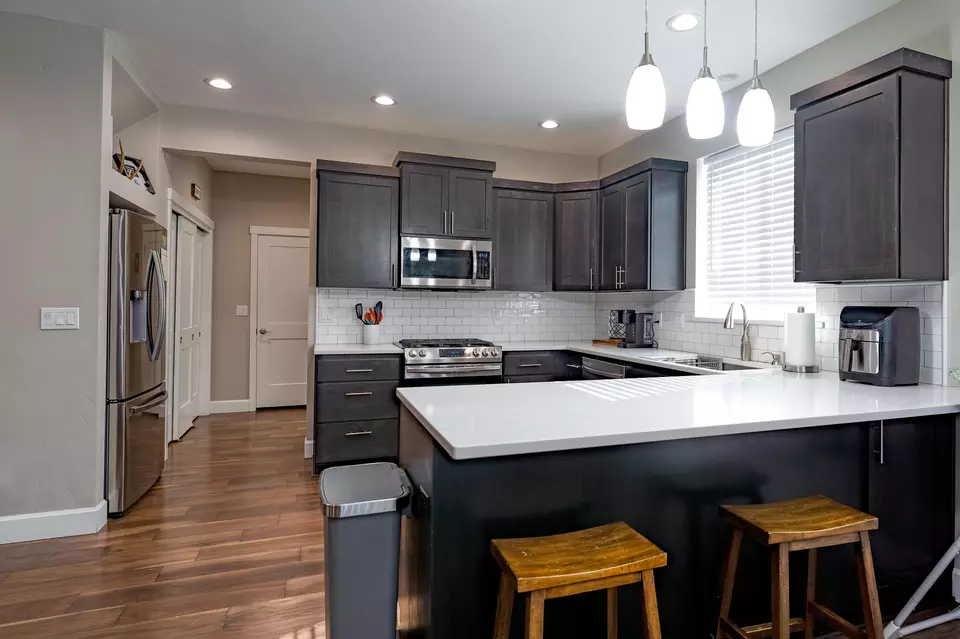 Kitchen - 823 SW 26th Ct, Redmond, OR 97756 photo 2 of 2