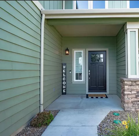 Exterior - 823 SW 26th Ct, Redmond, OR 97756 photo 1 of 5