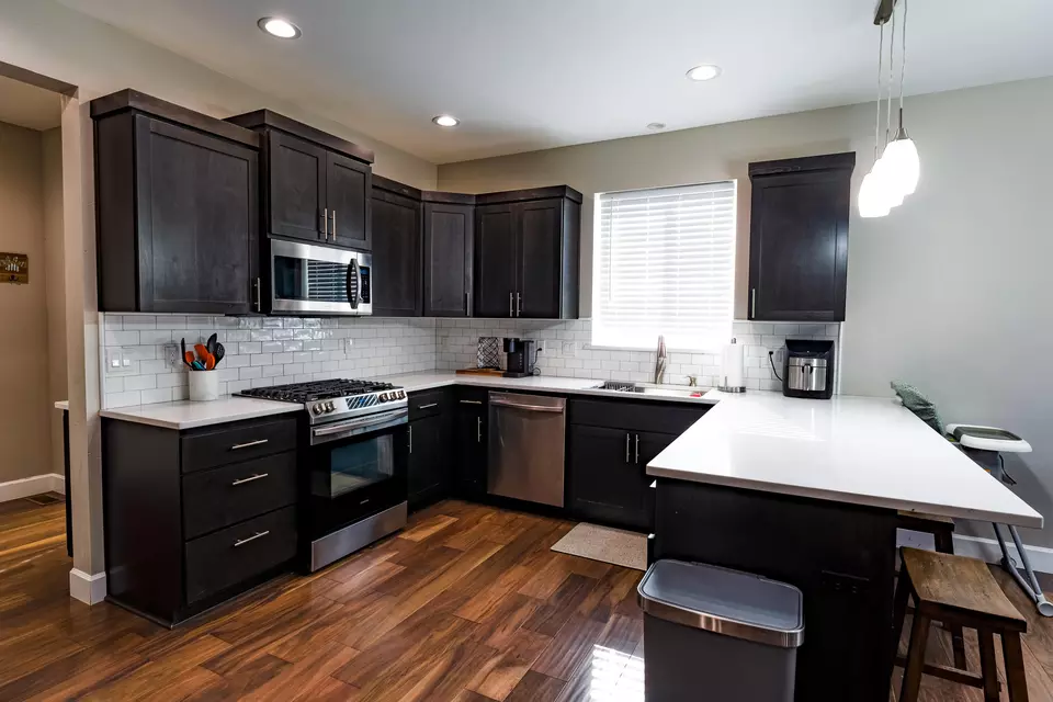Kitchen - 823 SW 26th Ct, Redmond, OR 97756 photo 1 of 2