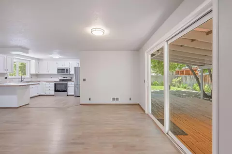 60903 Amethyst St, Bend, OR 97702 photo 24