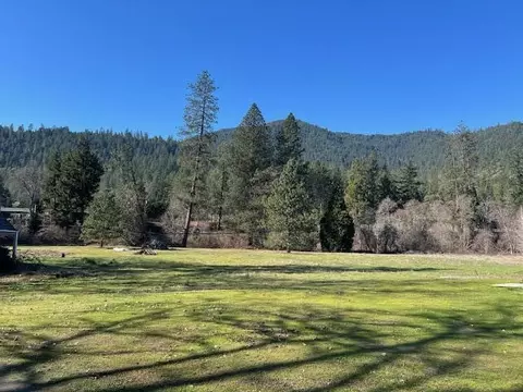 2565 Evans Creek Rd, Rogue River, OR 97537