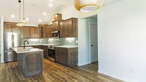 Kitchen - 1106 Cascade Loop, Cave Junction, OR 97523 photo 3 of 4