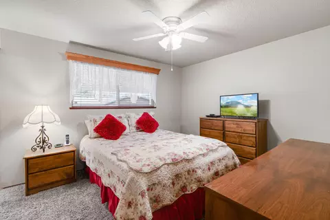 2875 NE Adrian Ct, Bend, OR 97701 photo 11