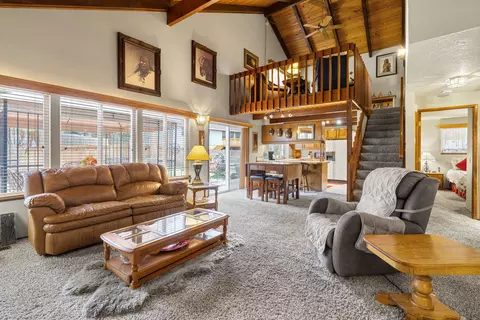 2875 NE Adrian Ct, Bend, OR 97701 photo 4