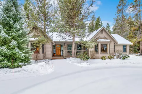 17905 Sandtrap Ln #8, Sunriver, OR 97707