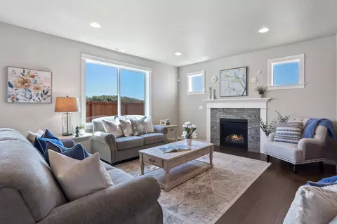 772 NW Walnut Ave #LOT 71, Redmond, OR 97756