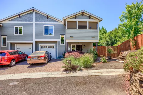 122 Mccully Ln, Jacksonville, OR 97530