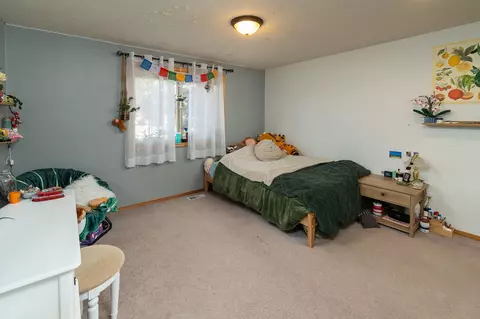 Bedroom - 61415 Steens Mountain Loop, Bend, OR 97702 photo 2 of 3