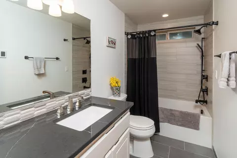 Bath - 61415 Steens Mountain Loop, Bend, OR 97702 photo 1 of 2