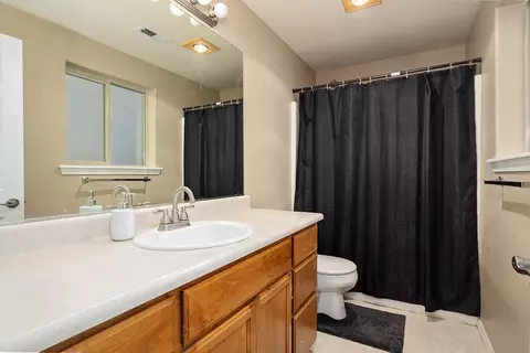 Bath - 354 Sandi Way, Eagle Point, OR 97524 photo 1 of 1