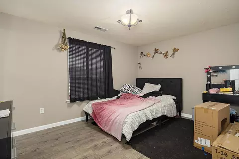 Bedroom - 354 Sandi Way, Eagle Point, OR 97524 photo 2 of 3