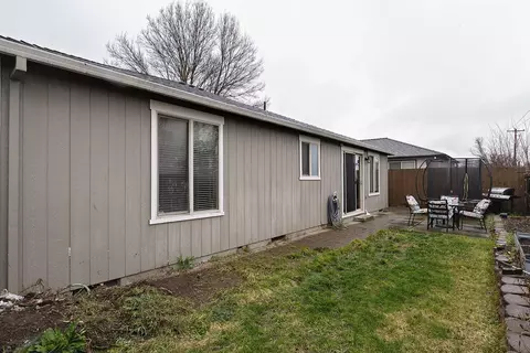 Exterior - 354 Sandi Way, Eagle Point, OR 97524 photo 3 of 3
