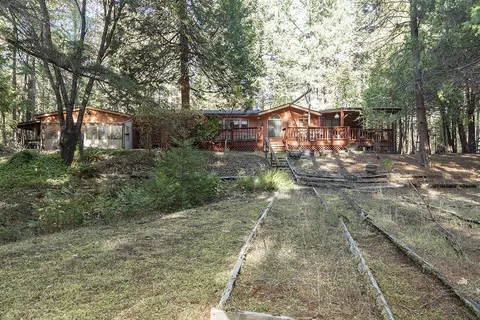 660 E Fork Rd, Williams, OR 97544 photo 2