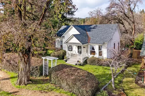 470 S Third St, Jacksonville, OR 97530