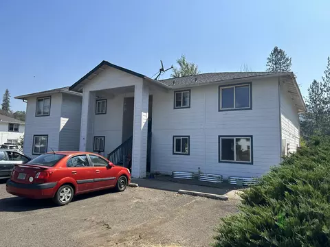30 Dion Ct #3, Shady Cove, OR 97539