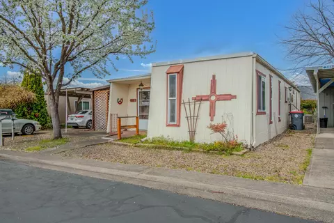 2252 Table Rock Rd #SPC 228, Medford, OR 97501