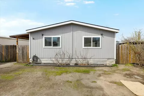 2700 Falcon St #SPC 36, White City, OR 97503