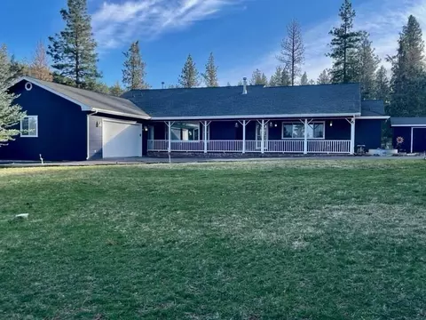 13458 Cedar Trl, Klamath Falls, OR 97603